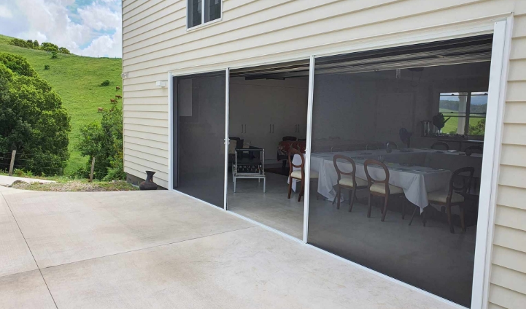 custom retractable fly screens-1