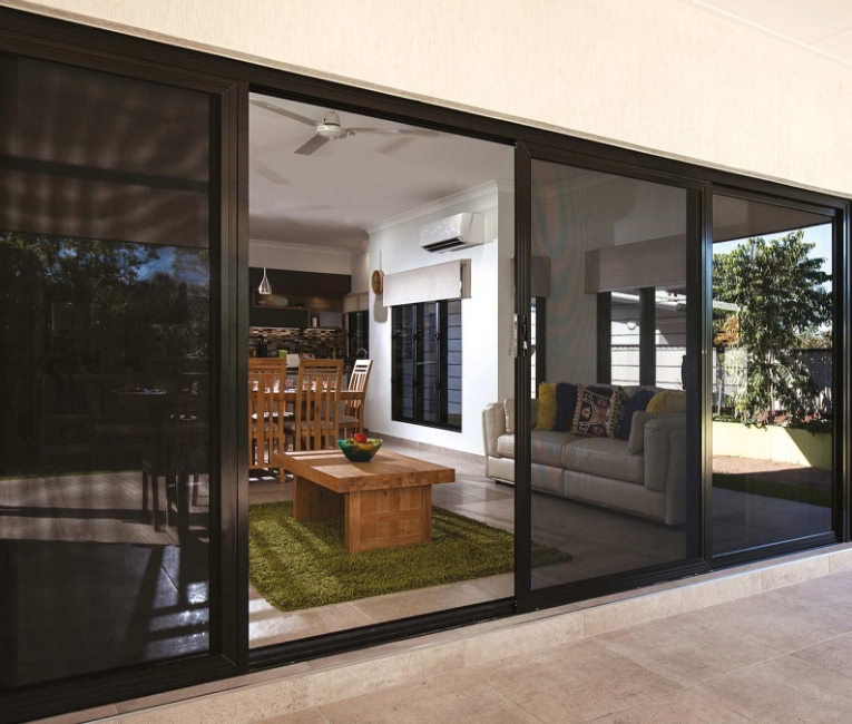 custom-retractable-fly-screens-3