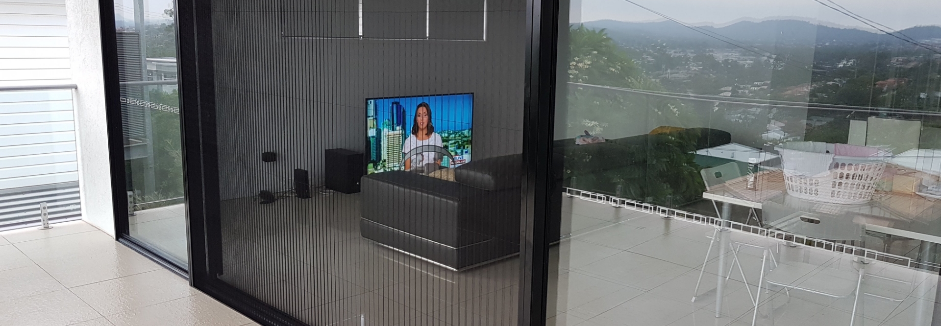 retractable screen for bifold doors-banner